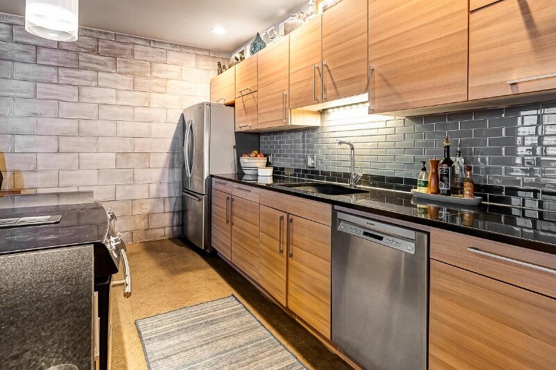 Building Photo - 225 N 4th St