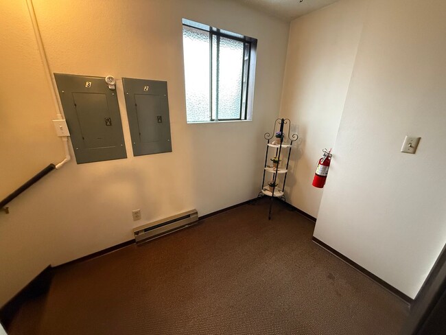 Building Photo - 0743