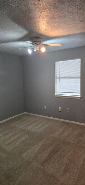 Building Photo - 3218 Chaffin St