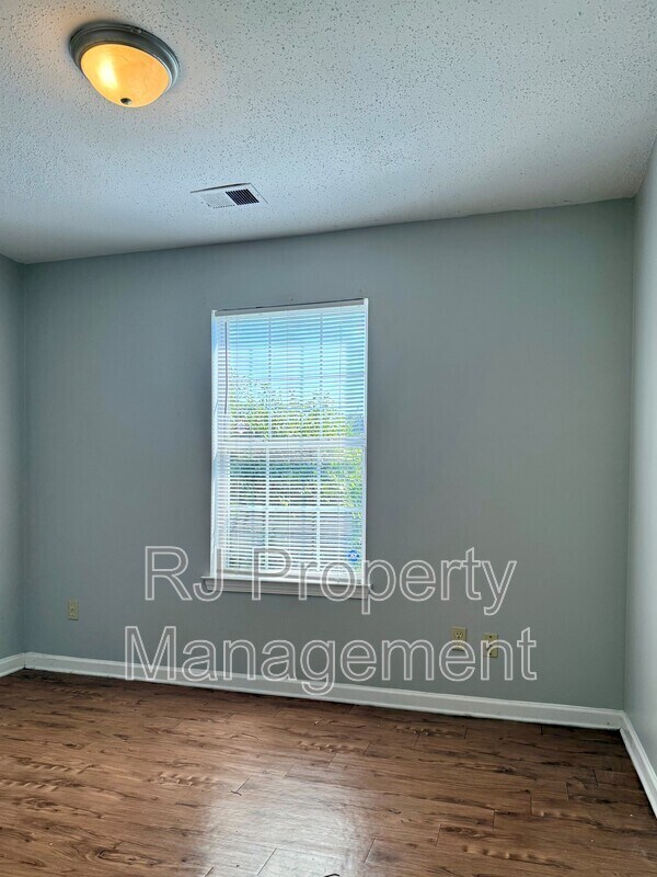 Building Photo - 4369 Pecan Creek Cir S