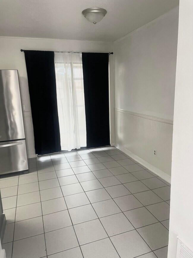 Building Photo - 710 Legion Dr