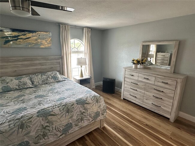 Building Photo - 7327 Floral Cir E