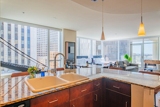 Building Photo - 44 W Monroe St