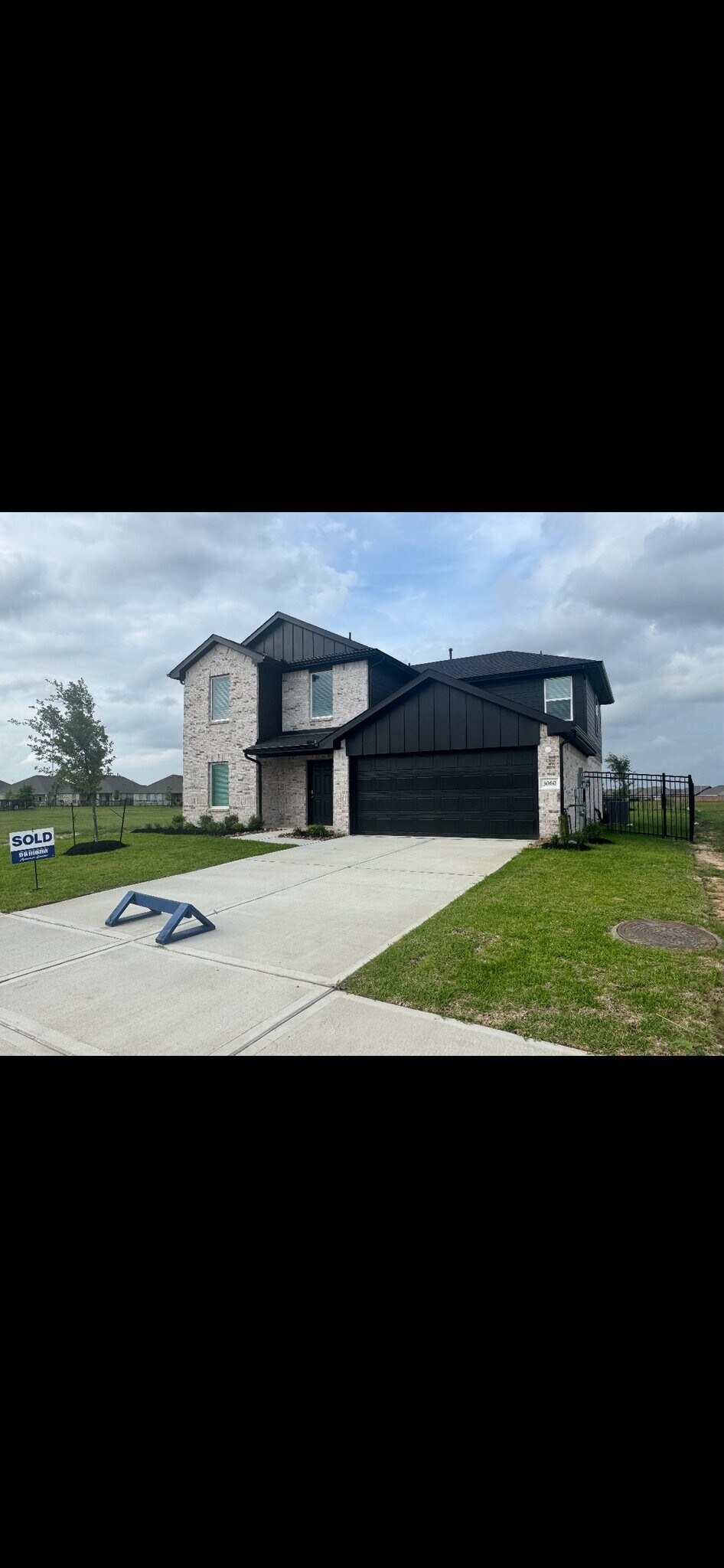 Building Photo - 3060 Nori Shores Dr
