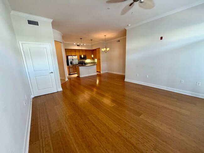 Building Photo - 2 Bedroom 2.5 Bath