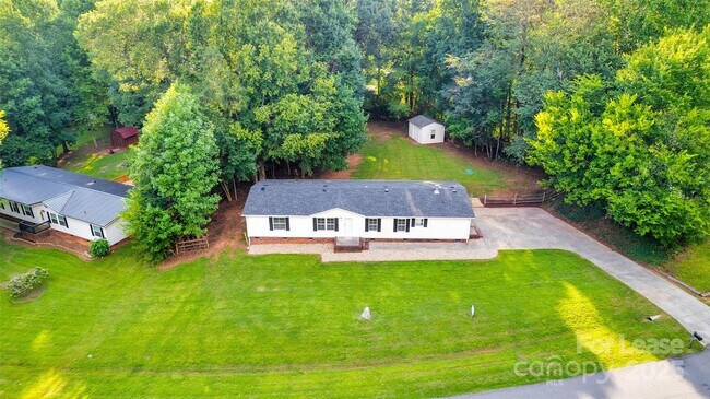 Building Photo - 166 Crystal Bay Dr