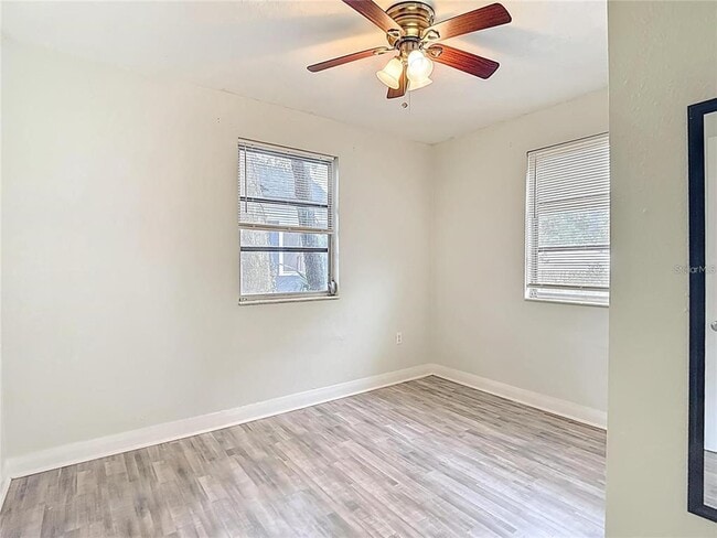 Building Photo - 1008 E 24th Ave