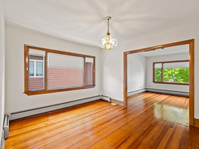 Building Photo - 37 Wright Ave