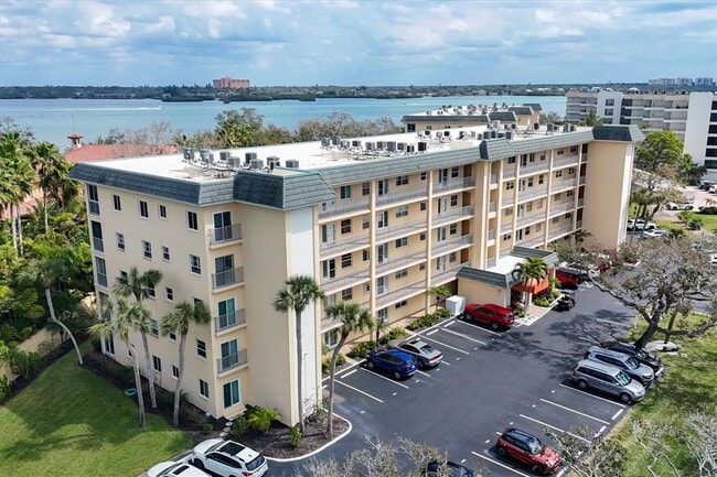 Building Photo - 8625 Midnight Pass Rd