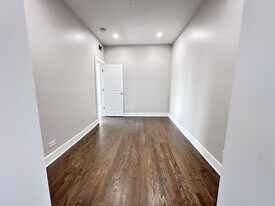 Building Photo - 5011 N Troy St