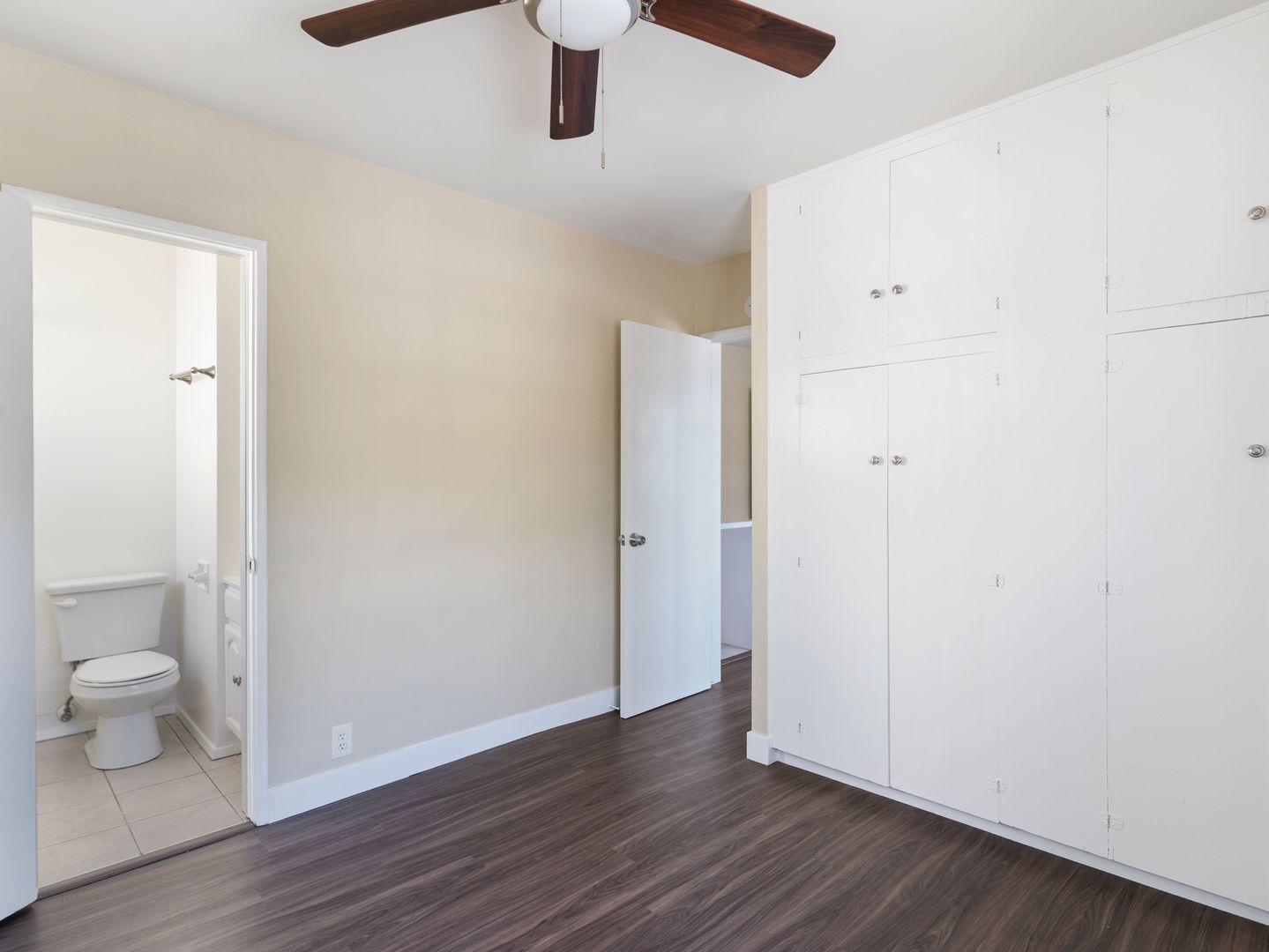 Building Photo - 1620 E Appleton St