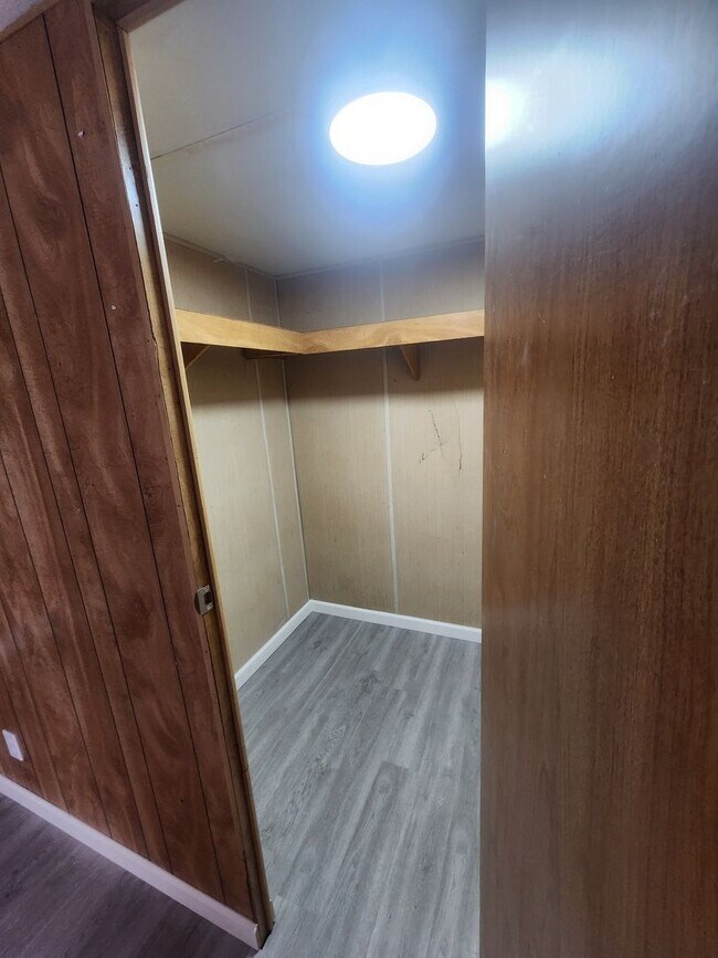 Building Photo - 3 Bedroom, 2 Bathroom Rental NOW Available!