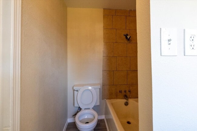 Building Photo - 5851 Southtown St