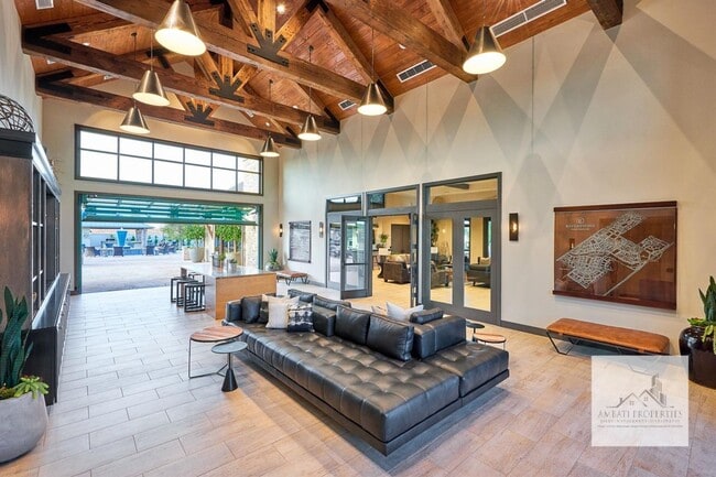 Building Photo - Beautiful Newly 3 Bedroom 2 Bath Home in Madera