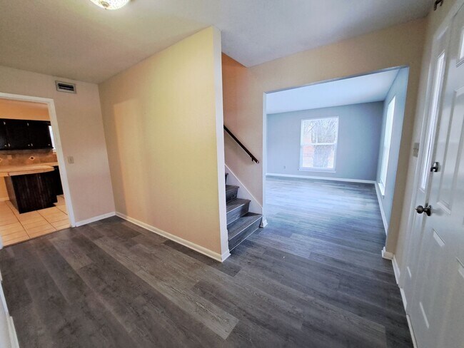 Building Photo - 7819 Hearthstone Cir