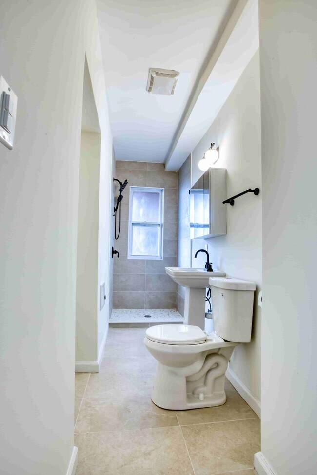 Building Photo - 49-51 Kibbe St - Unit 202