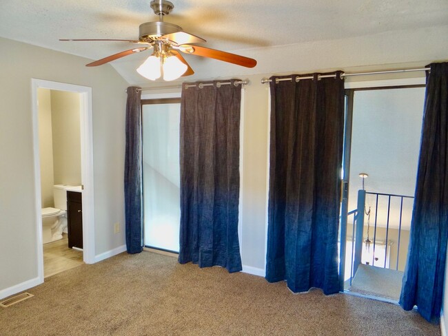 Building Photo - Beautifully Remodeled 2 Bed/2 Bath in Deer...