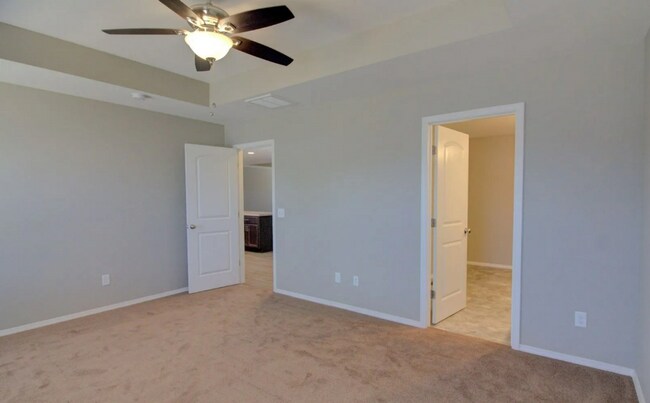 Building Photo - 3 bedroom duplex for rent in Battlefield