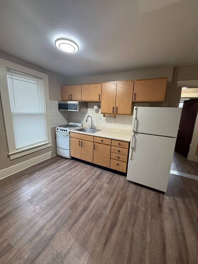 Building Photo - 1209 St Marys Ave