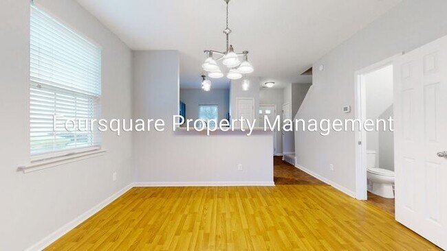Building Photo - Bright End-Unit Townhome with Screened Porch & Community Pool – Raleigh Location