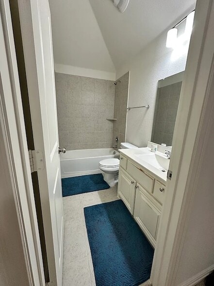 Building Photo - 3003 Charles Dr