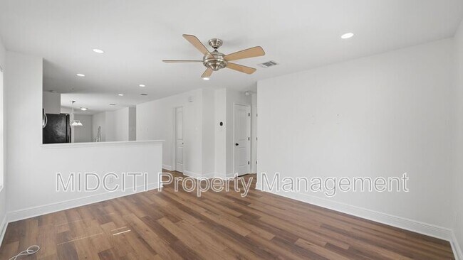 Building Photo - 11309 Autumn Ash Dr