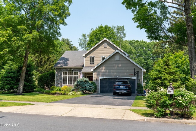 Building Photo - 2 Horizon Dr