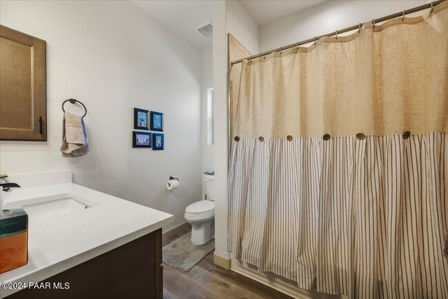 Building Photo - 7275 E Grandview Dr