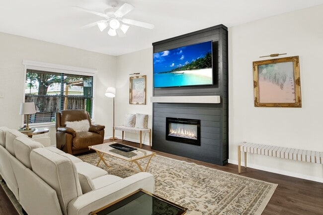 Building Photo - 11415 Hemington Dr