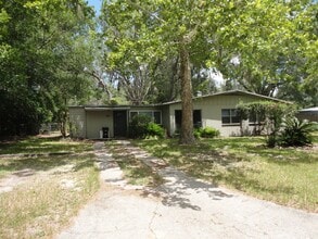 Building Photo - 401 NW 36th Ter