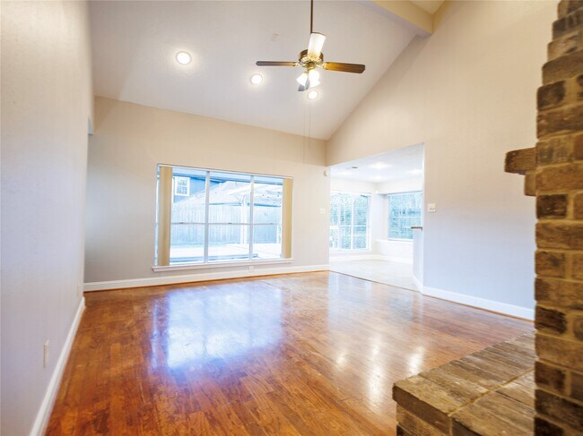 Building Photo - 16307 Mulberry Run Ct