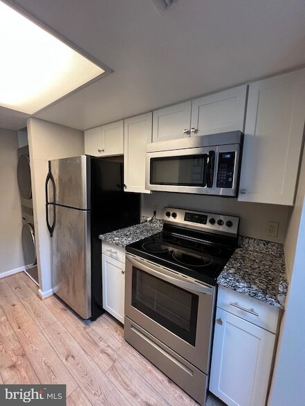 Building Photo - 14055 Vista Dr