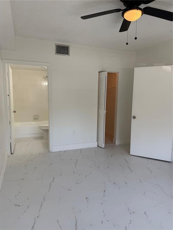 Building Photo - 3221 Sabal Palm Mnr
