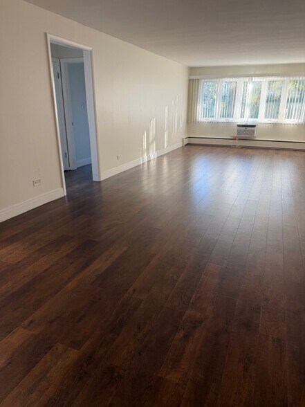 Building Photo - 307 Ridge Rd