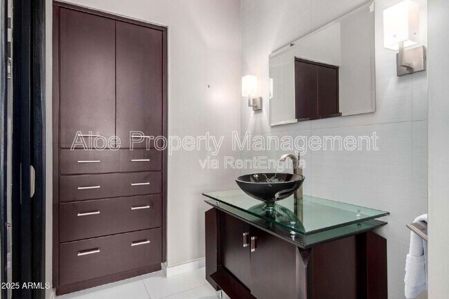 Building Photo - 8989 N Gainey Center Dr