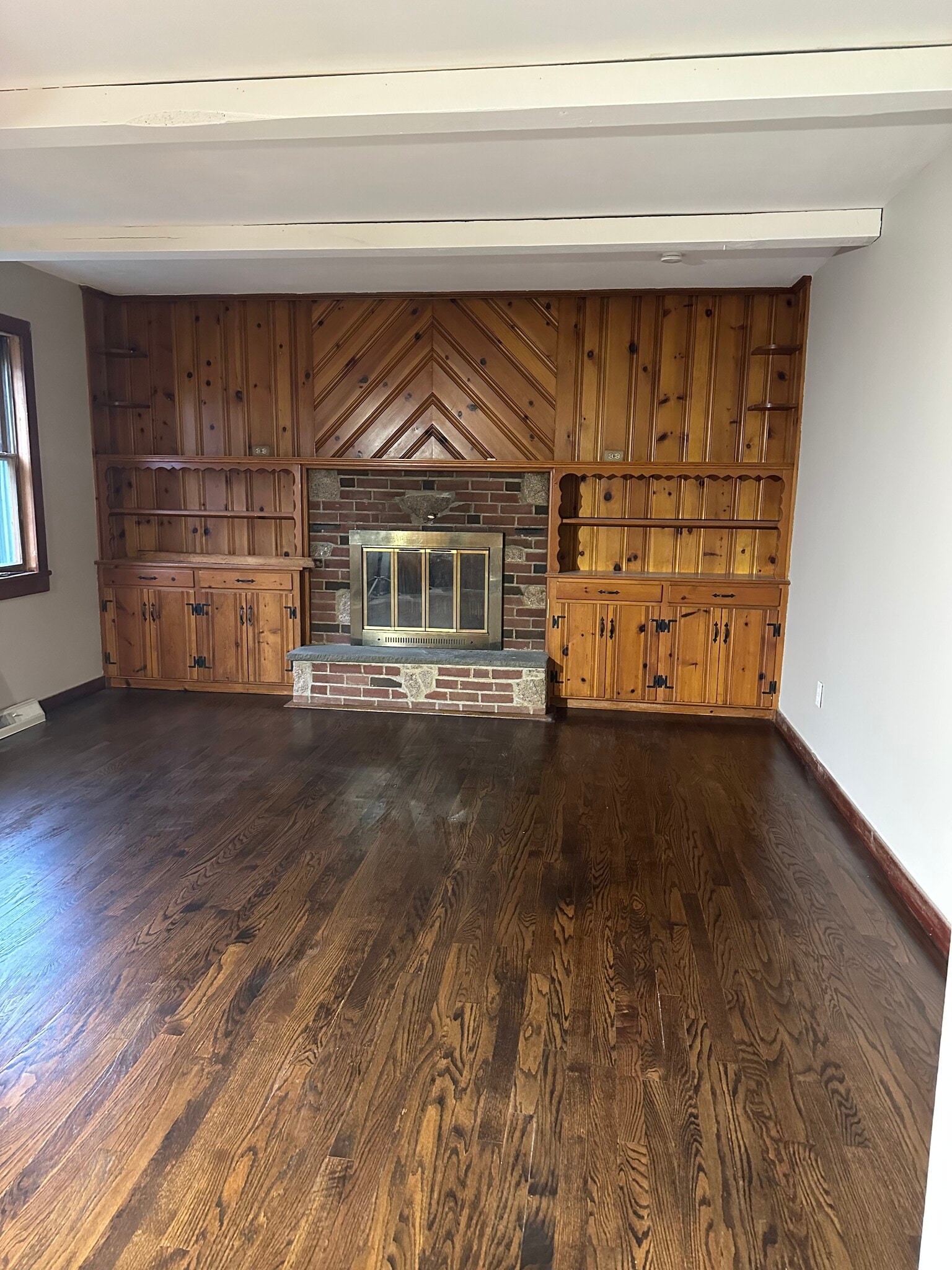 Living room - 69 Monroe St