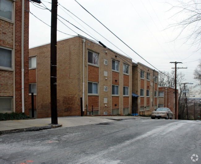 Building Photo - Howard Hill