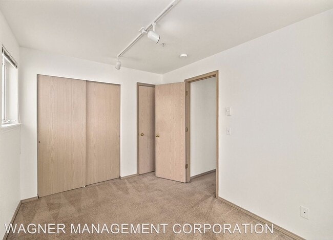 Building Photo - 801 23rd Ave S