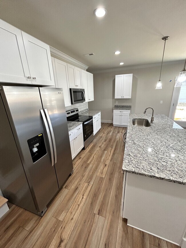 Building Photo - 1742 Arbor Hills Dr SE