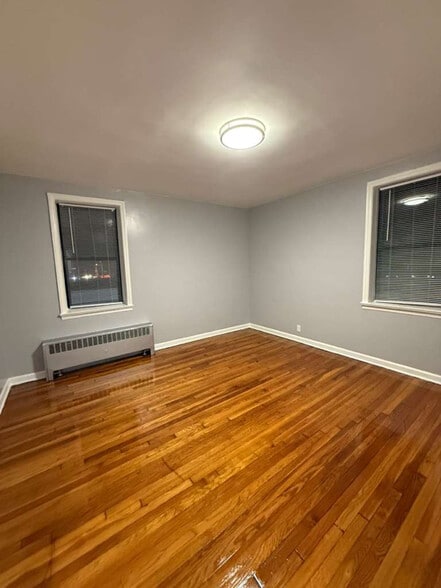 Building Photo - 4 Chestnut St