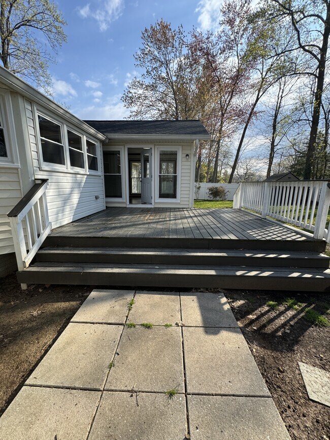 Building Photo - 1115 Aquia Dr
