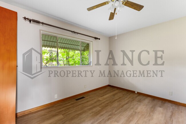 Building Photo - 2532 N Amidon Ave