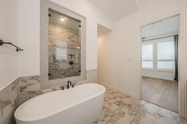 Building Photo - 2105 Tremont Dr