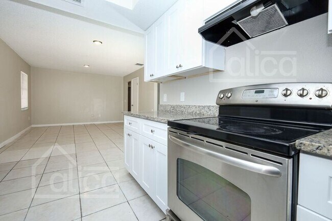 Building Photo - 4006 Luan Dr
