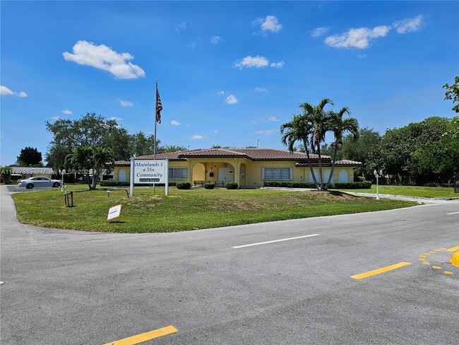 Building Photo - 4812 NW 49th Pl