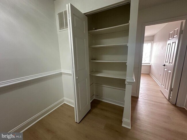 Building Photo - 8282 White Pine Dr