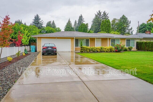 Building Photo - 5404 NE 45th St