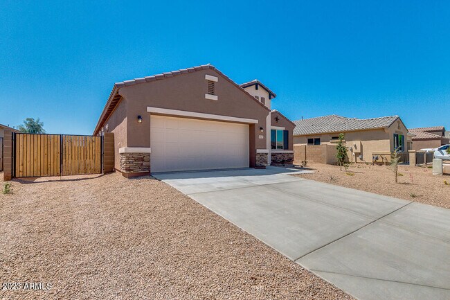 Building Photo - 41329 W Curtis Ln