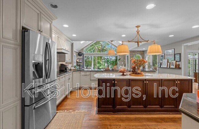 Building Photo - 4500 Marquis Pl