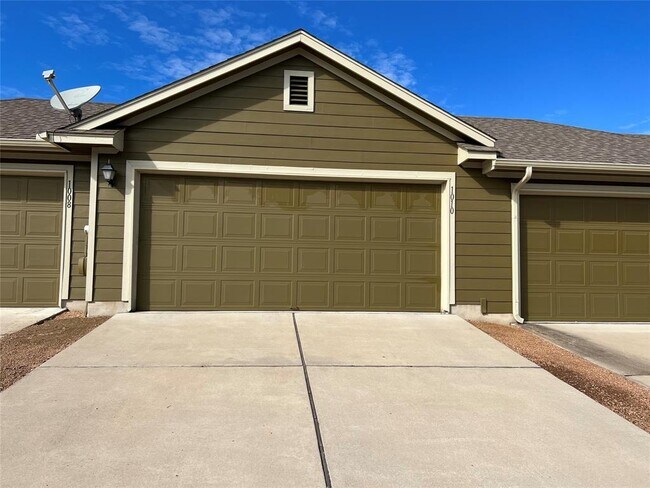 Building Photo - 1010 Lost Pines Ln